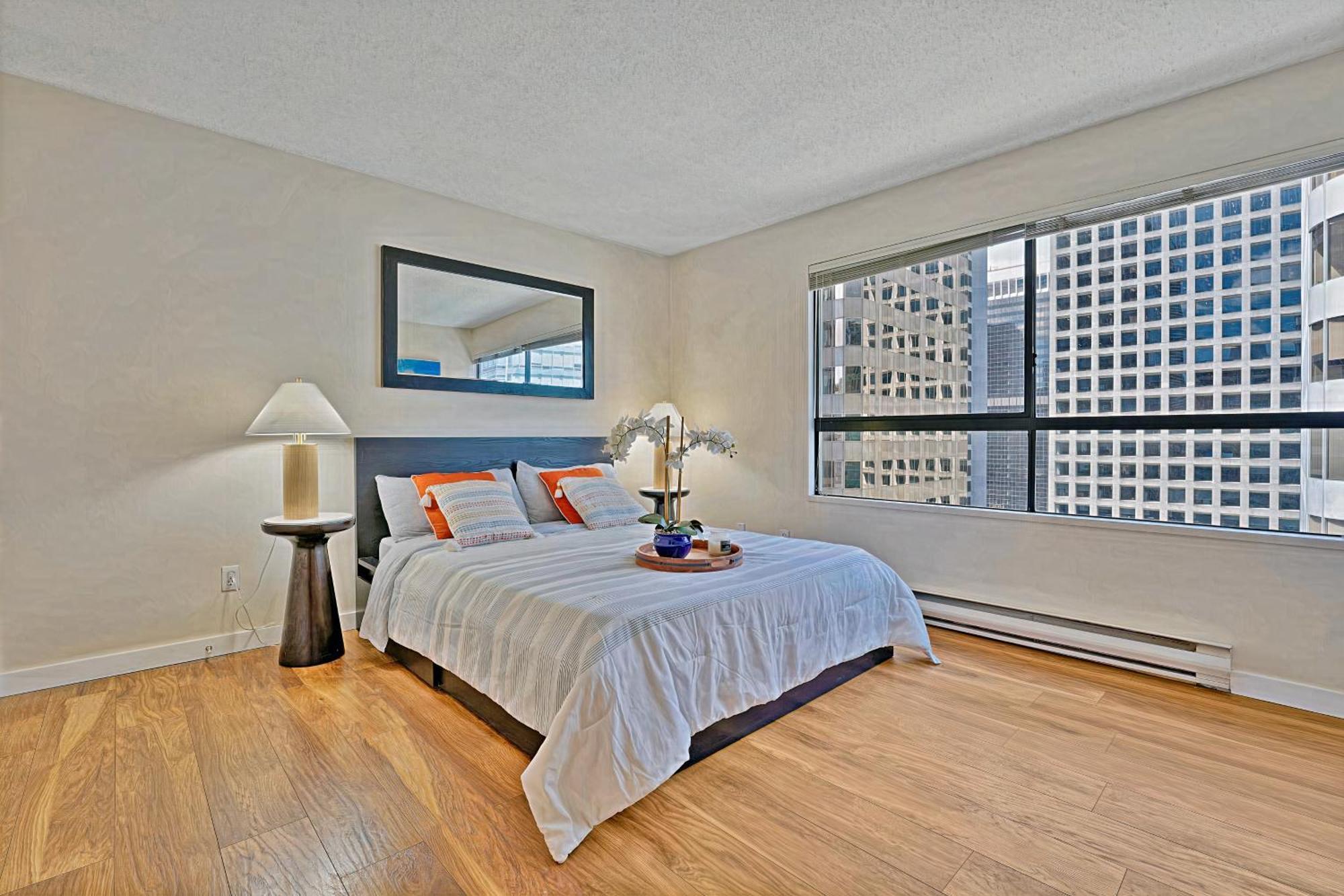 Prime Location Stylish Two-Bedroom Apartment Overlooking Downtown Ванкувър Екстериор снимка