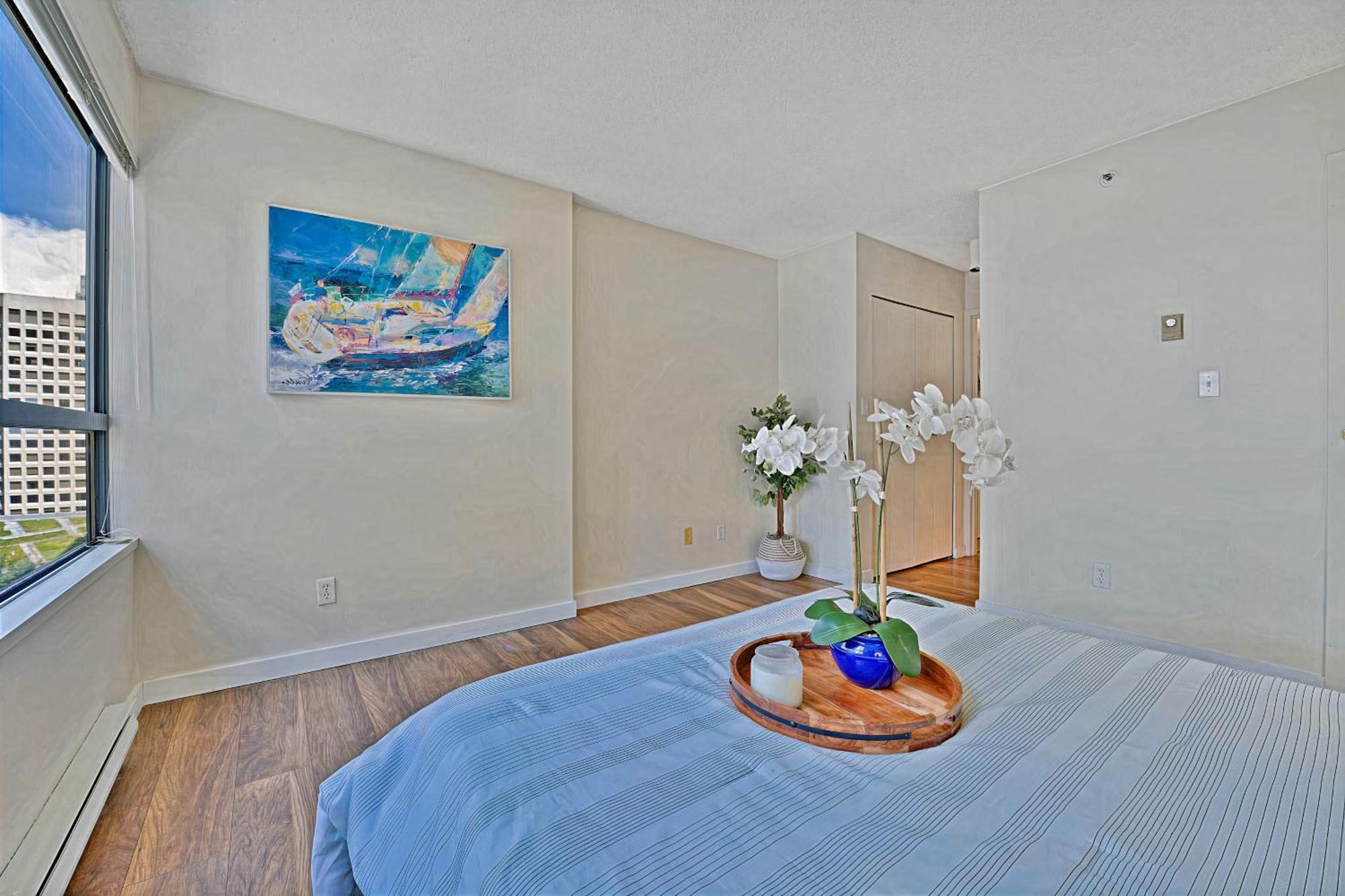 Prime Location Stylish Two-Bedroom Apartment Overlooking Downtown Ванкувър Екстериор снимка